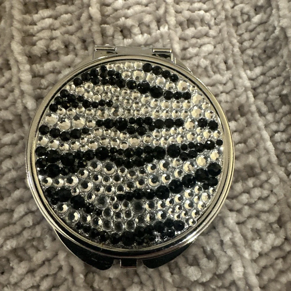 Crystals Mirror Compact Beauty Bling Portable Black Silver Pretty Magnify